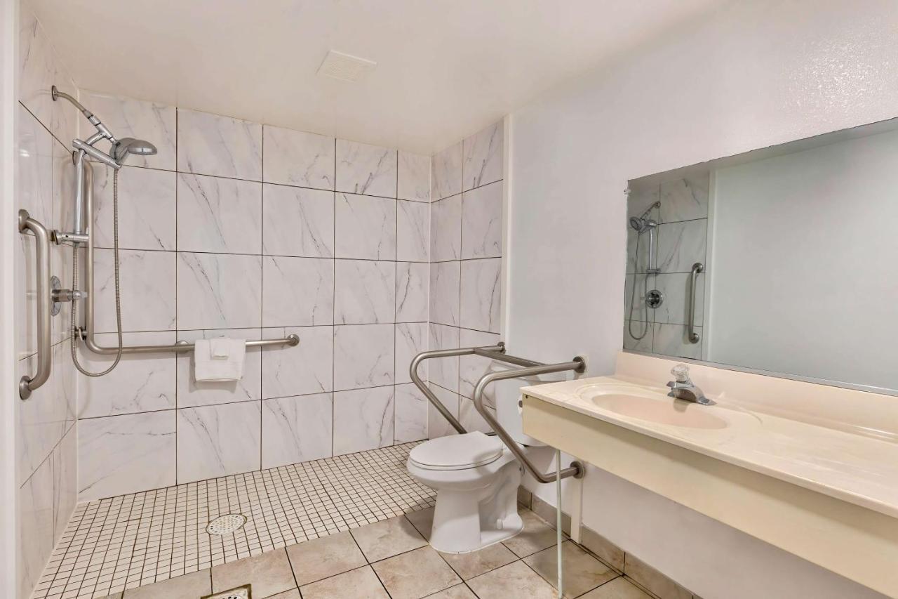Motel 6-Falls Church, Va - Arlington Boulevard Dış mekan fotoğraf