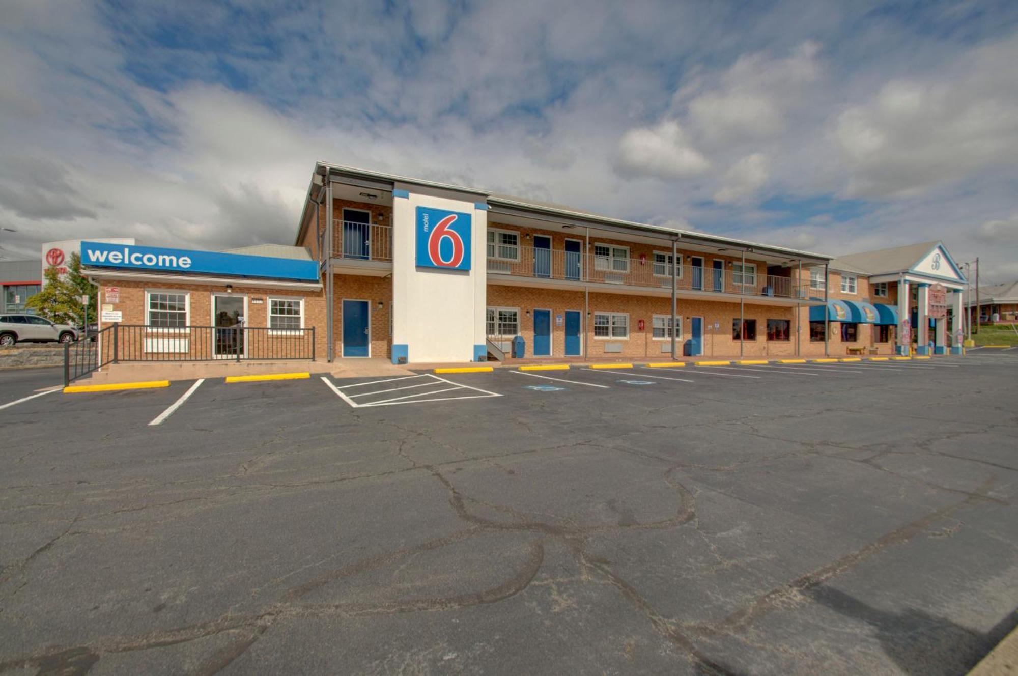 Motel 6-Falls Church, Va - Arlington Boulevard Dış mekan fotoğraf